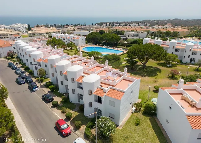 Recently Renovated Apartments With Pool And Wi-Fi