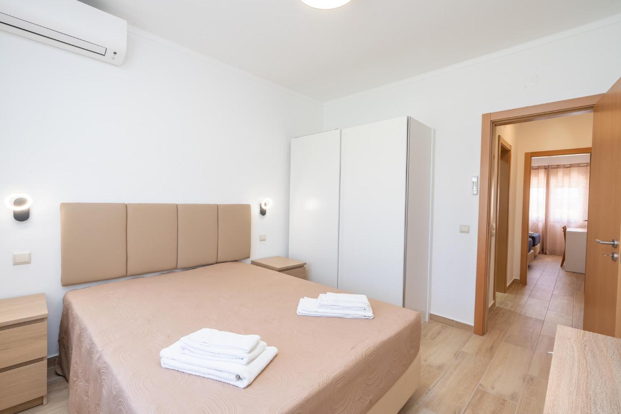 Recently Renovated With Pool And Wi-fi Apartment *