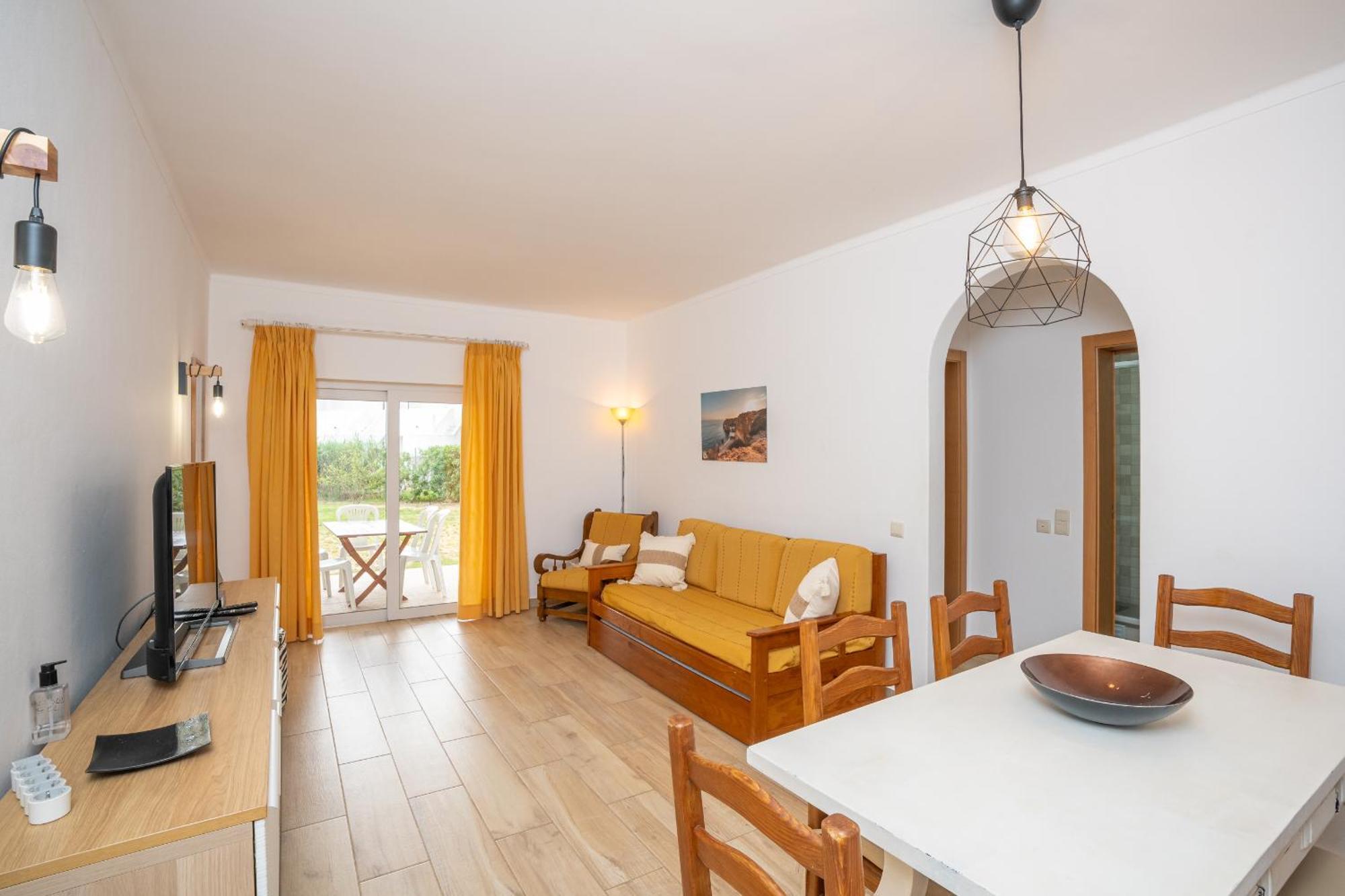 Apartment Recently Renovated With Pool And Wi-fi Armacao de Pera