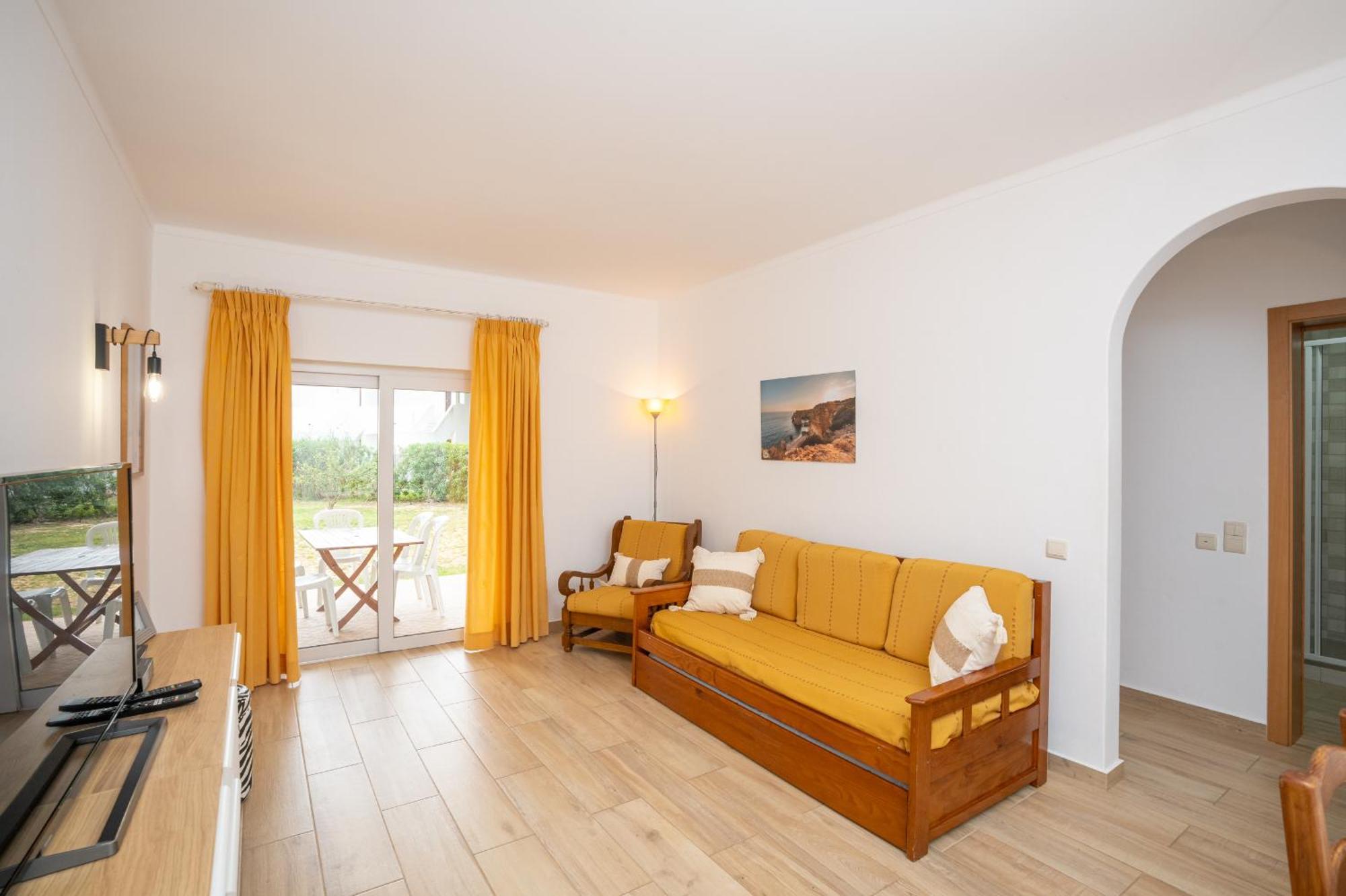 Recently Renovated With Pool And Wi-fi *