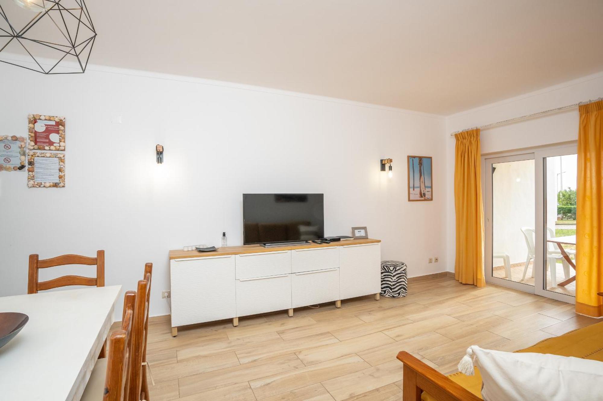 Recently Renovated With Pool And Wi-fi Apartamento