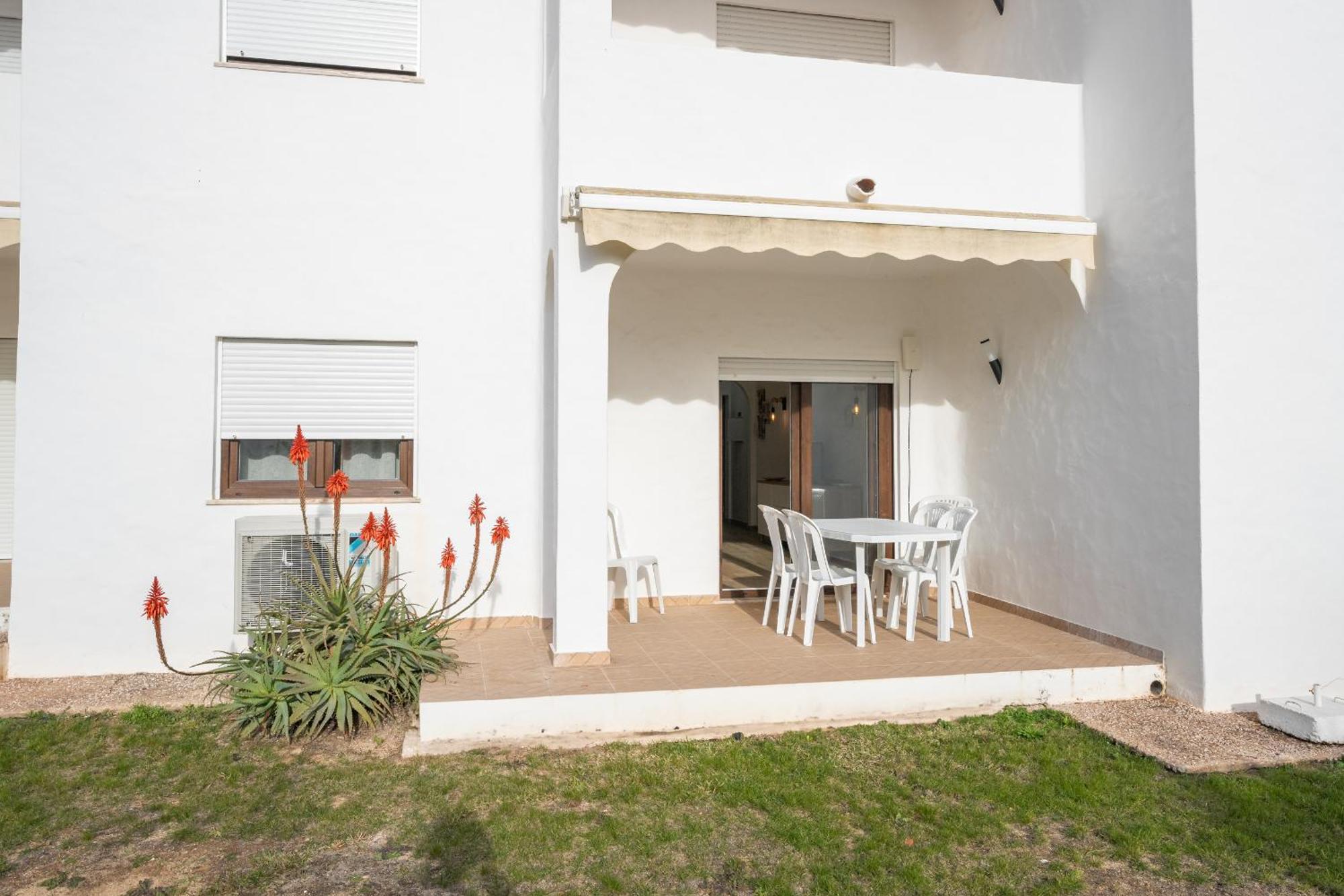 Apartment Recently Renovated With Pool And Wi-fi