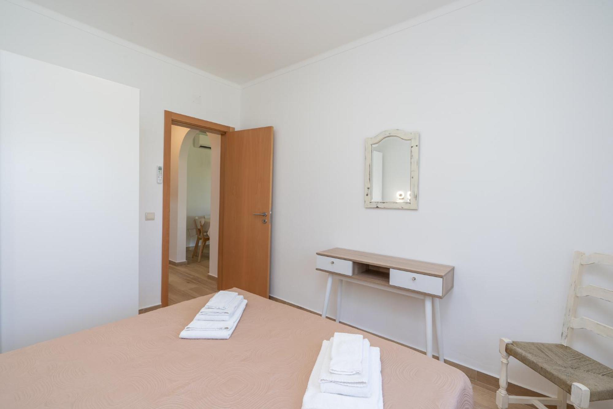 Recently Renovated With Pool And Wi-fi *
