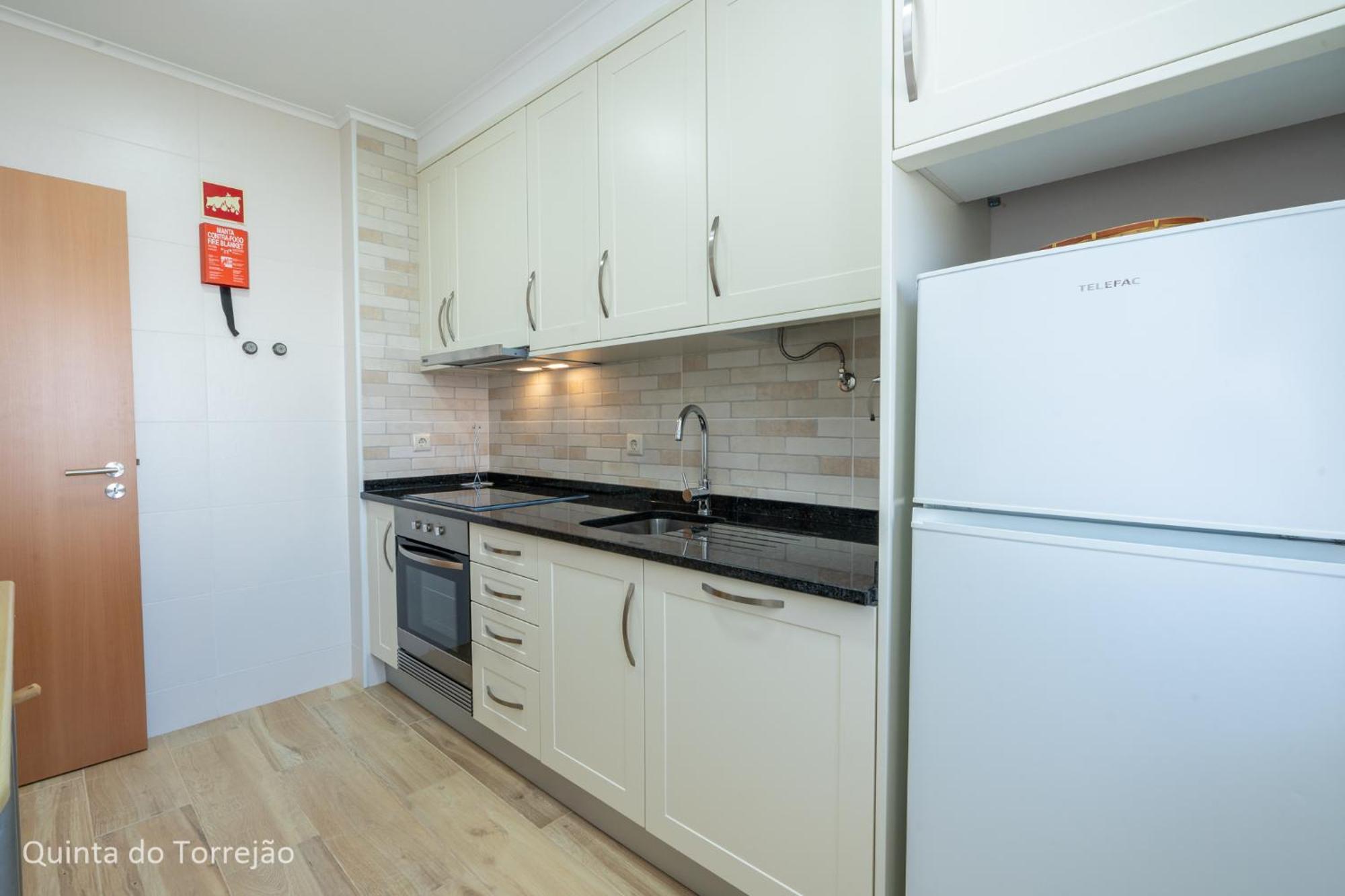 Apartment Recently Renovated With Pool And Wi-fi