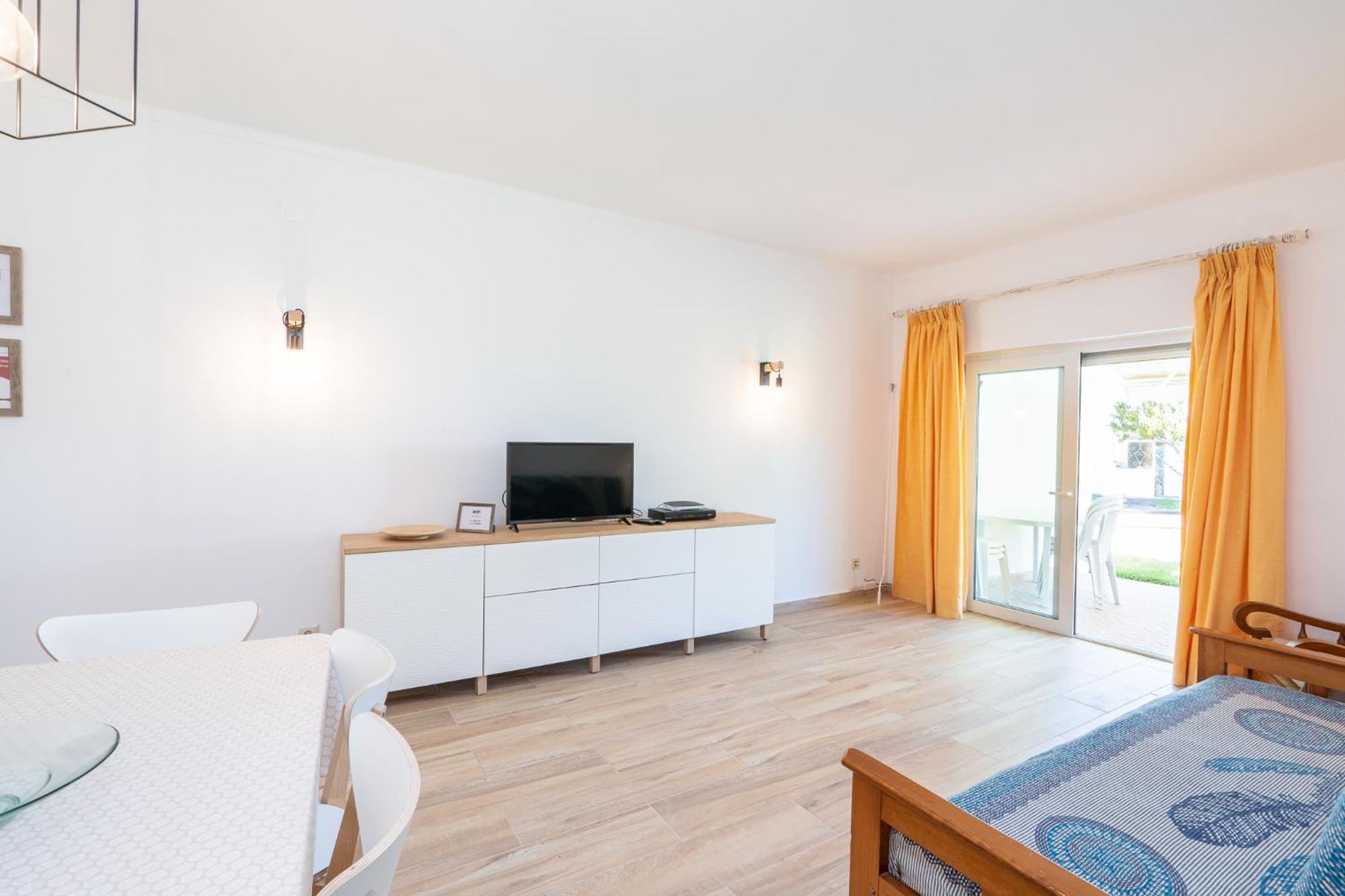 Apartment Recently Renovated With Pool And Wi-fi Armacao de Pera