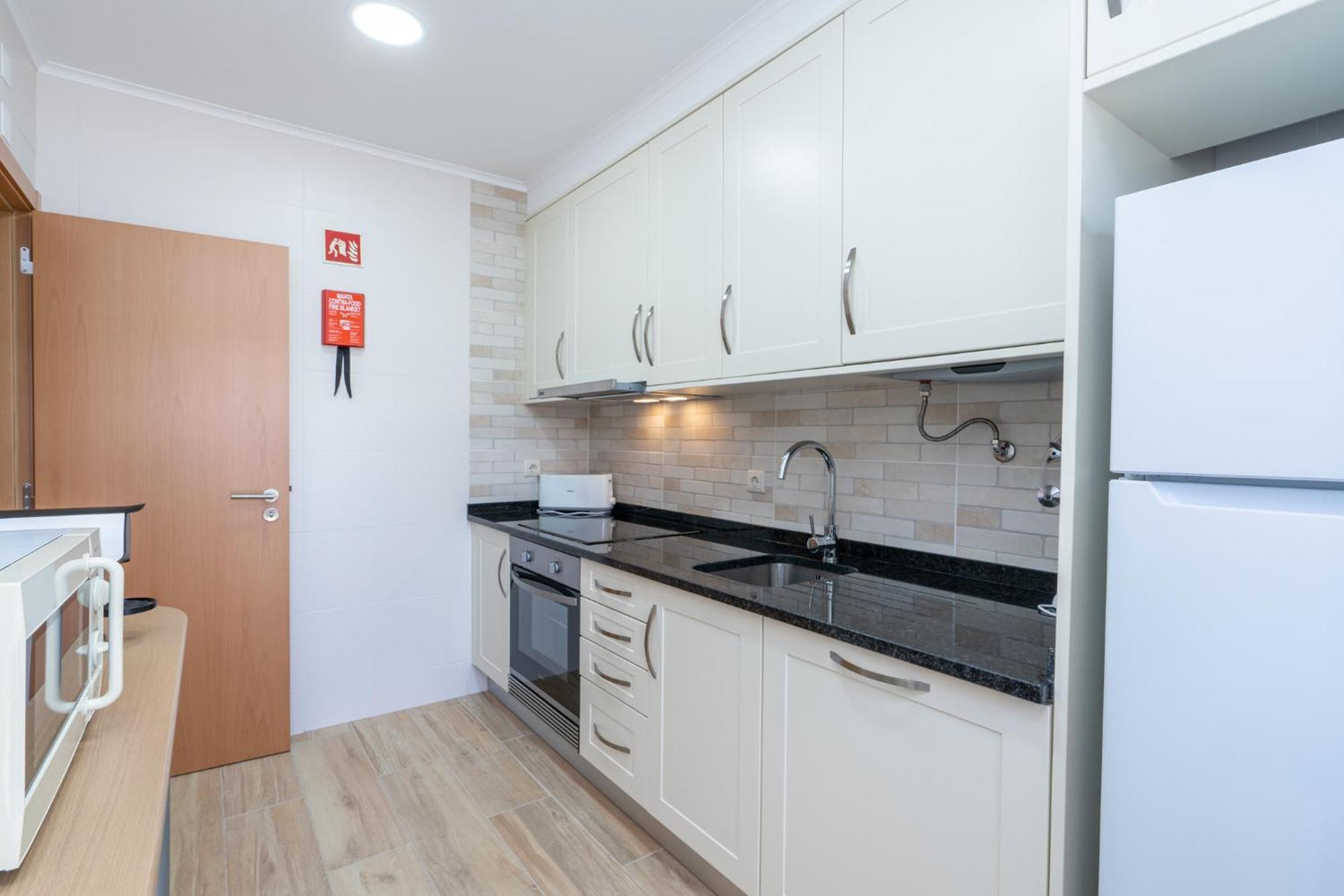 Recently Renovated With Pool And Wi-fi *