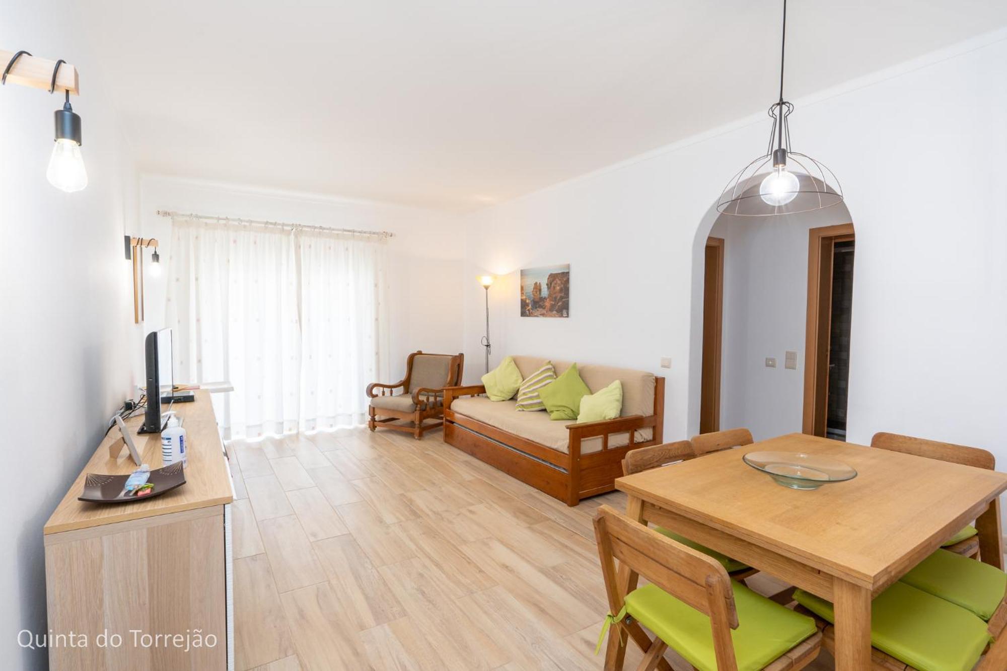 Apartment Recently Renovated With Pool And Wi-fi