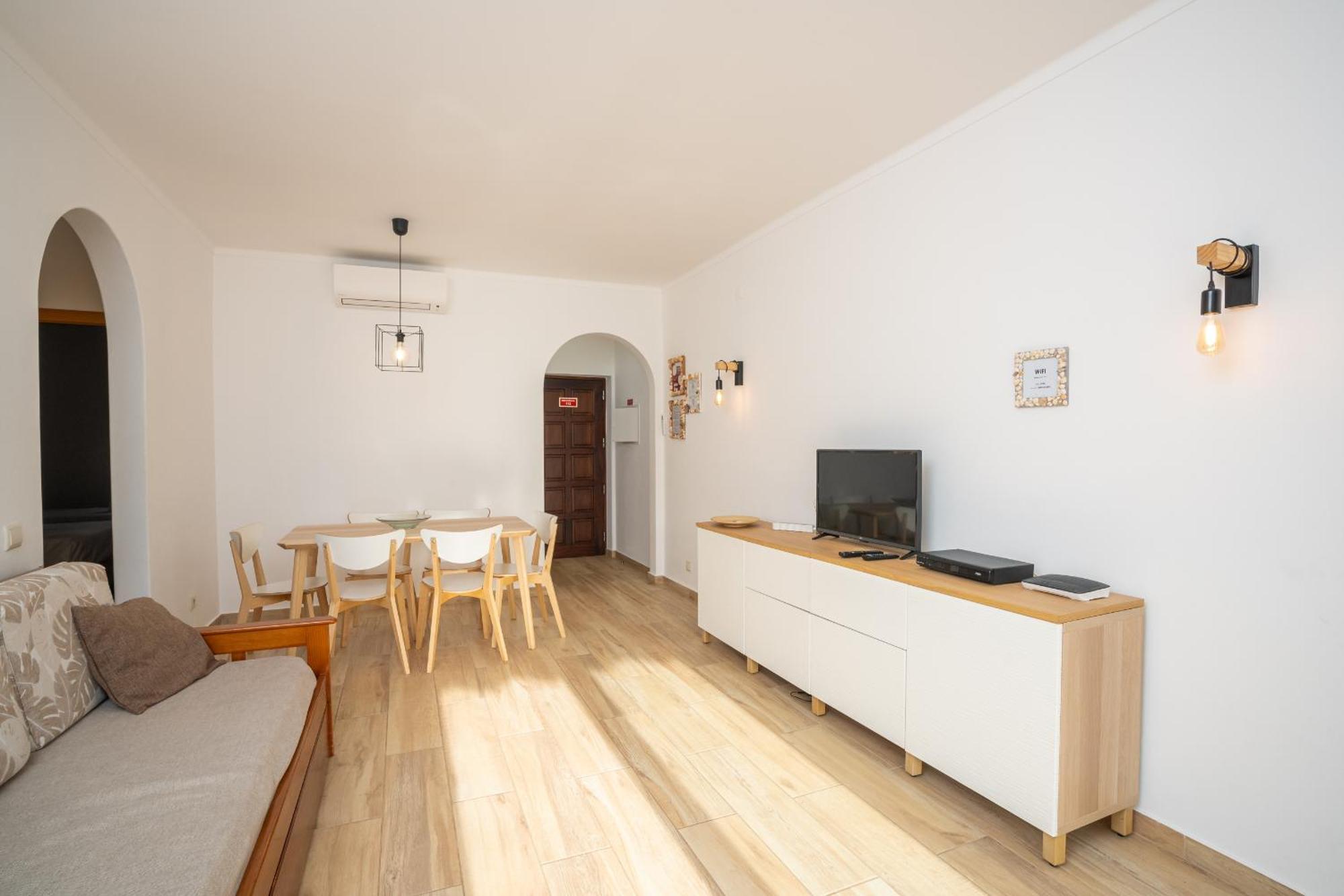 Recently Renovated With Pool And Wi-fi Apartment Armacao de Pera